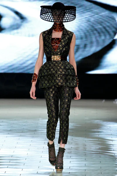 Look 5